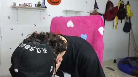 Snapshot of julian_whitee654 chatting on 12/24/24, 06:28 julian_whitee654 online show from 12/24/24, 06:28