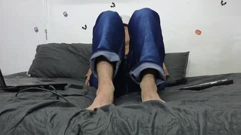 Snapshot of julian_whitee654 chatting on 01/03/25, 06:35 julian_whitee654 online show from 01/03/25, 06:35