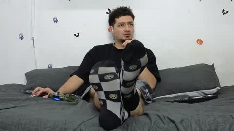 Snapshot of julian_whitee654 chatting on 01/07/25, 01:03 julian_whitee654 online show from 01/07/25, 01:03