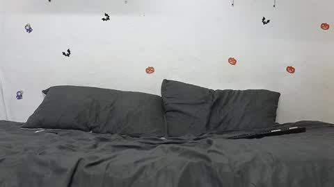 Snapshot of julian_whitee654 chatting on 01/15/25, 04:54 julian_whitee654 online show from 01/15/25, 04:54