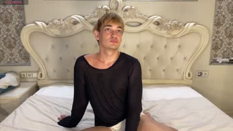 Snapshot of julian_win chatting on 08/07/26, 10:23 Eren online show from 08/07/26, 10:23