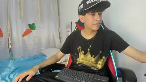 Julian online show from 04/15/26, 07:21