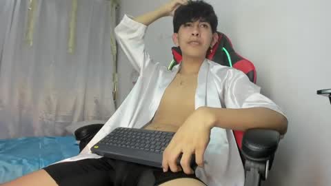 Julian online show from 04/22/26, 07:15