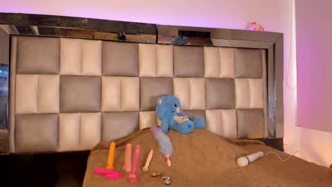 juliana_js_ online show from 03/06/25, 08:59