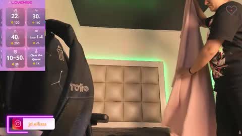 juliana_js_ online show from 09/29/25, 12:10