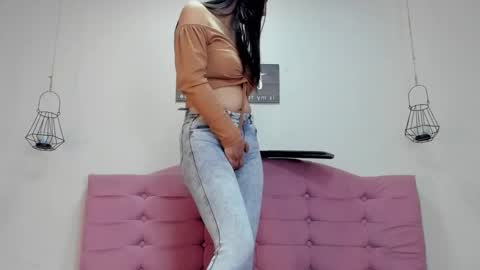 Juliana online show from 12/18/25, 04:13