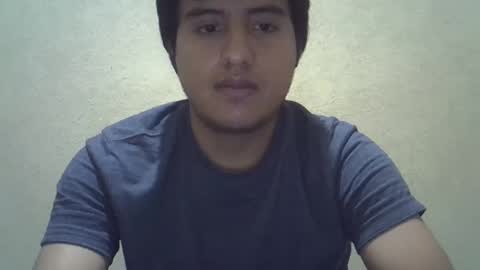 Snapshot of julianalvarez95 chatting on 12/22/24, 07:00 Julian online show from 12/22/24, 07:00