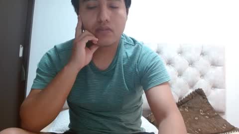 Snapshot of julianalvarez95 chatting on 09/14/25, 09:36 Julian online show from 09/14/25, 09:36