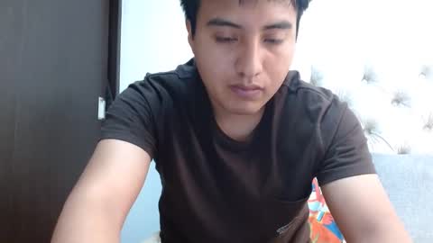 Snapshot of julianalvarez95 chatting on 10/26/25, 05:19 Julian online show from 10/26/25, 05:19