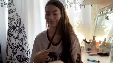 Snapshot of julianeaukamp chatting on 02/11/26, 12:48 Viola online show from 02/11/26, 12:48