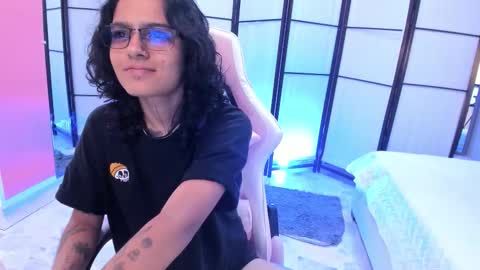 julianne_7 online show from 02/17/26, 08:26