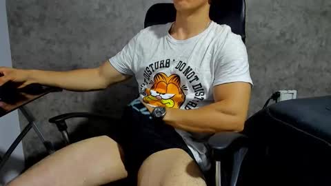 Julian online show from 11/01/25, 10:28