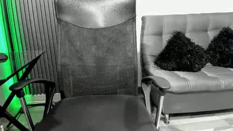 Julian online show from 11/06/25, 12:28