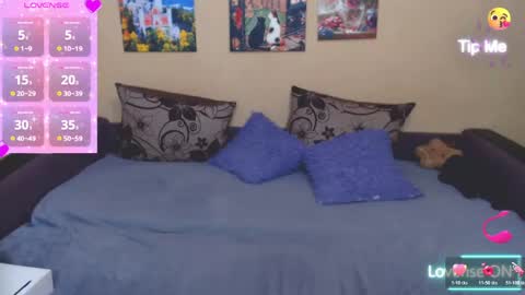 Snapshot of juliasane_ chatting on 04/29/26, 05:30 Jul online show from 04/29/26, 05:30