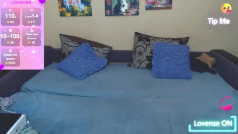 Snapshot of juliasane_ chatting on 05/07/26, 02:22 Jul online show from 05/07/26, 02:22