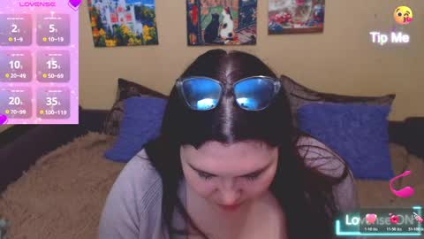 Snapshot of juliasane_ chatting on 05/31/26, 06:09 Jul online show from 05/31/26, 06:09