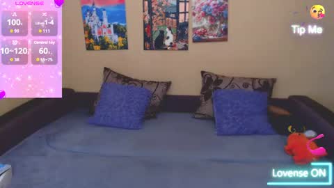 Snapshot of juliasane_ chatting on 06/22/26, 06:10 Jul online show from 06/22/26, 06:10