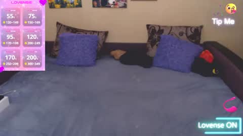 Snapshot of juliasane_ chatting on 07/04/26, 02:34 Jul online show from 07/04/26, 02:34