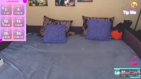 Snapshot of juliasane_ chatting on 07/06/26, 11:07 Jul online show from 07/06/26, 11:07