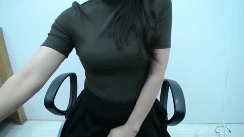 julie9x online show from 11/22/25, 09:03