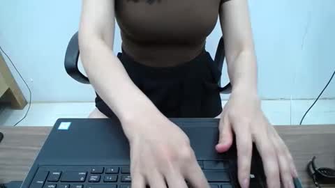 julie9x online show from 04/20/26, 08:54