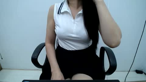 julie9x online show from 07/19/26, 07:39