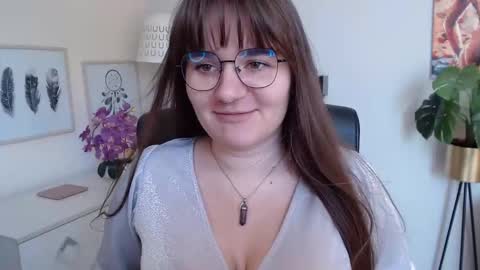 Snapshot of julie_extasy chatting on 09/12/25, 12:38 Julie online show from 09/12/25, 12:38