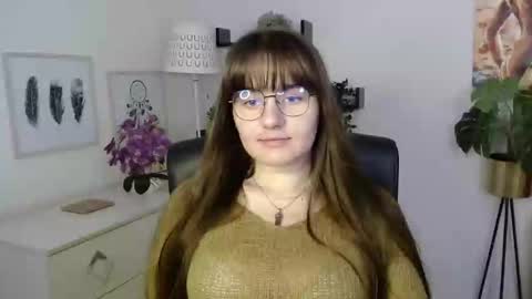 Snapshot of julie_extasy chatting on 09/22/25, 12:40 Julie online show from 09/22/25, 12:40