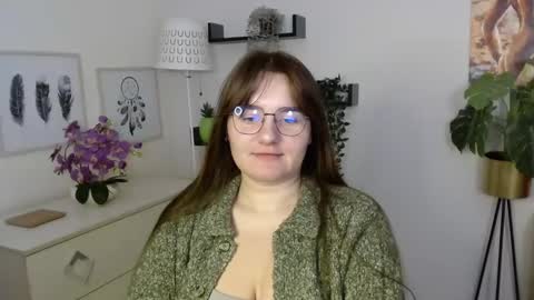 Snapshot of julie_extasy chatting on 10/08/25, 12:58 Julie online show from 10/08/25, 12:58