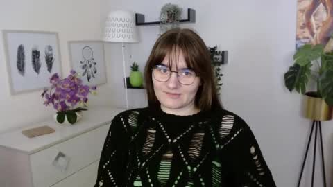 Snapshot of julie_extasy chatting on 10/15/25, 01:44 Julie online show from 10/15/25, 01:44