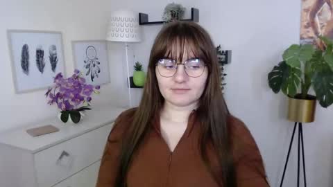 Snapshot of julie_extasy chatting on 10/16/25, 12:28 Julie online show from 10/16/25, 12:28