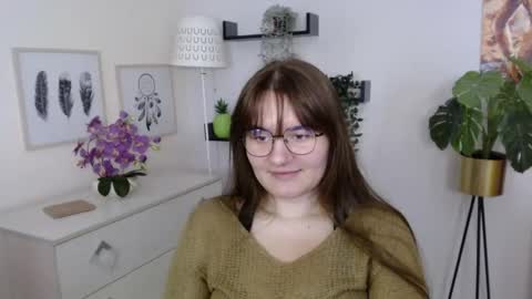Snapshot of julie_extasy chatting on 10/17/25, 01:03 Julie online show from 10/17/25, 01:03