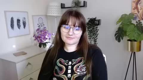 Snapshot of julie_extasy chatting on 10/22/25, 12:27 Julie online show from 10/22/25, 12:27