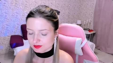 Snapshot of julie_flores chatting on 12/07/24, 07:10 Julie online show from 12/07/24, 07:10