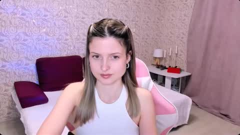 Snapshot of julie_flores chatting on 12/26/24, 04:25 Julie online show from 12/26/24, 04:25