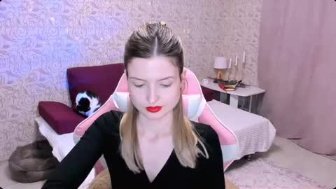 Snapshot of julie_flores chatting on 01/10/25, 04:20 Julie online show from 01/10/25, 04:20