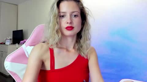 Snapshot of julie_flores chatting on 09/13/25, 03:45 Julie online show from 09/13/25, 03:45