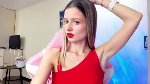 Snapshot of julie_flores chatting on 10/05/25, 02:48 Julie online show from 10/05/25, 02:48