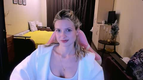 Snapshot of julie_flores chatting on 11/09/25, 02:59 Julie online show from 11/09/25, 02:59