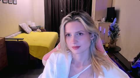 Snapshot of julie_flores chatting on 11/20/25, 03:12 Julie online show from 11/20/25, 03:12