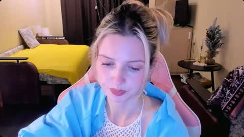 Snapshot of julie_flores chatting on 12/02/25, 02:56 Julie online show from 12/02/25, 02:56