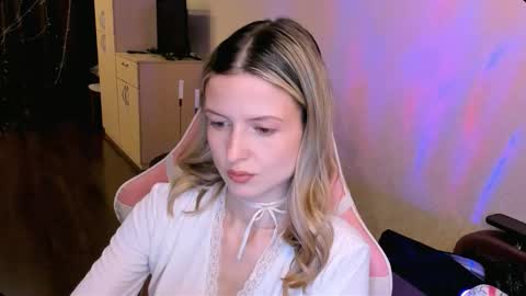 Snapshot of julie_flores chatting on 01/07/26, 03:03 Julie online show from 01/07/26, 03:03