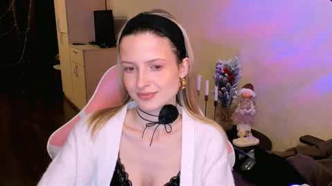 Snapshot of julie_flores chatting on 01/08/26, 01:46 Julie online show from 01/08/26, 01:46