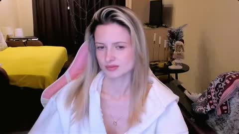 Snapshot of julie_flores chatting on 01/11/26, 03:39 Julie online show from 01/11/26, 03:39