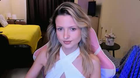 Snapshot of julie_flores chatting on 02/14/26, 05:43 Julie online show from 02/14/26, 05:43