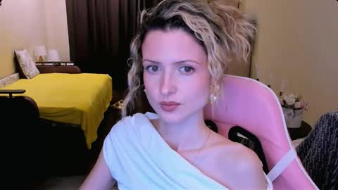 Snapshot of julie_flores chatting on 02/25/26, 04:27 Julie online show from 02/25/26, 04:27