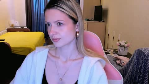 Snapshot of julie_flores chatting on 03/01/26, 04:36 Julie online show from 03/01/26, 04:36