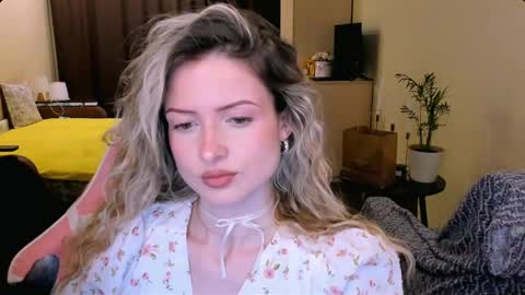 Julie online show from 04/21/26, 04:23