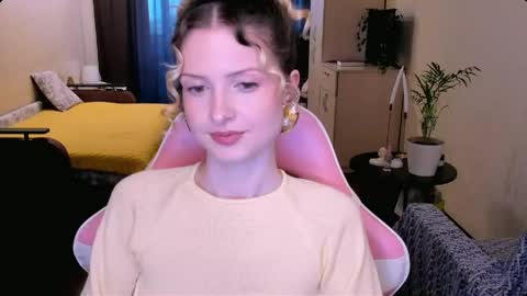 Snapshot of julie_flores chatting on 05/17/26, 01:29 Julie online show from 05/17/26, 01:29