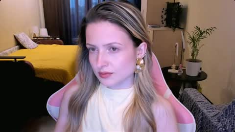 Snapshot of julie_flores chatting on 05/22/26, 03:06 Julie online show from 05/22/26, 03:06